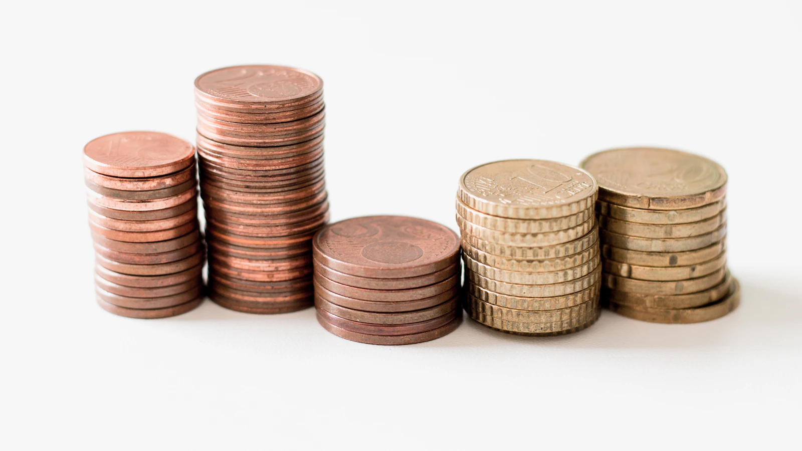 AlmaLinux vs RHEL: When Is a Red Hat Subscription Worth It?